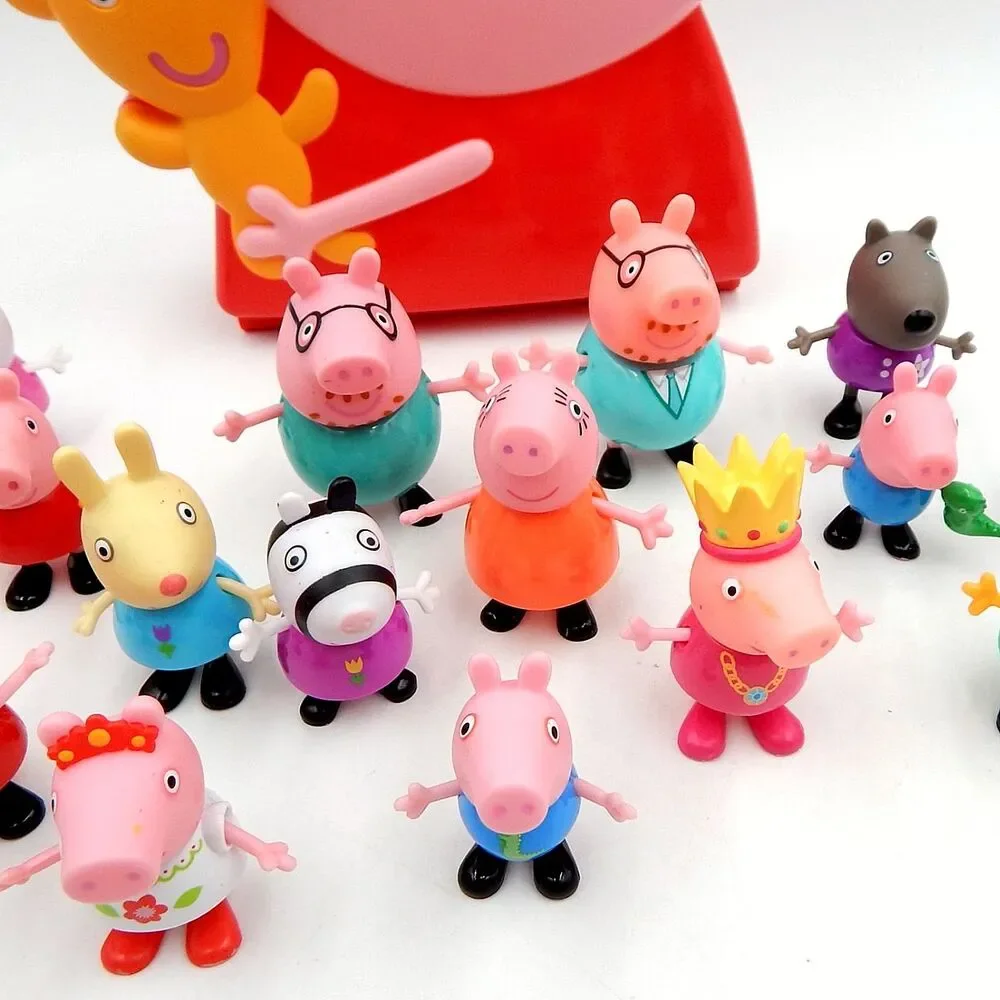 Peppa Pig Figure Lot of 17 Figurines Carrying Case 2003 Jazwares ABD Ltd